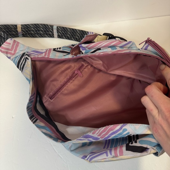 Kavu Rope Sling Bag - Picture 3 of 5